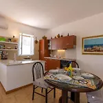 Casa Gli Oleandri * كاستيلاّماري ديل غو