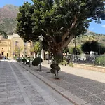 Casa Gli Oleandri كاستيلاّماري ديل غو