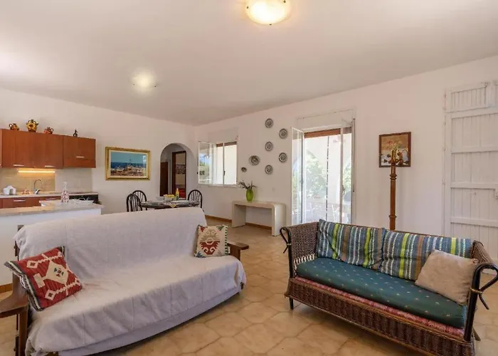 度假居 Casa Gli Oleandri 卡斯泰拉马莱