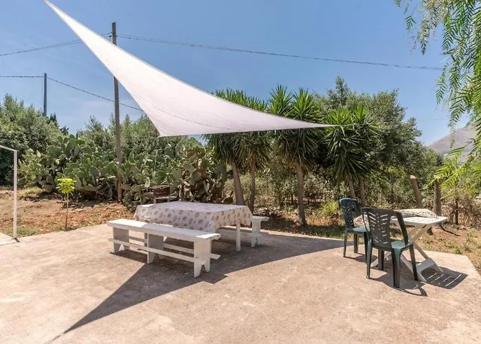 Casa Gli Oleandri 卡斯泰拉马莱